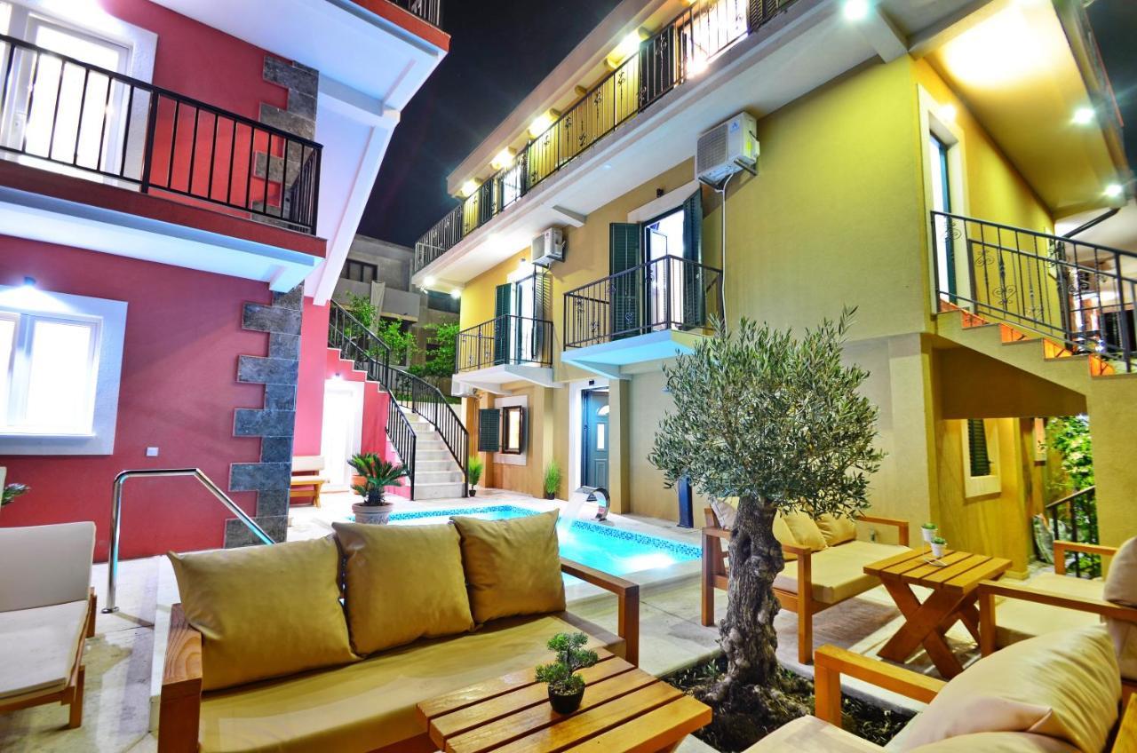 Apartments Lux S Тиват Екстериор снимка