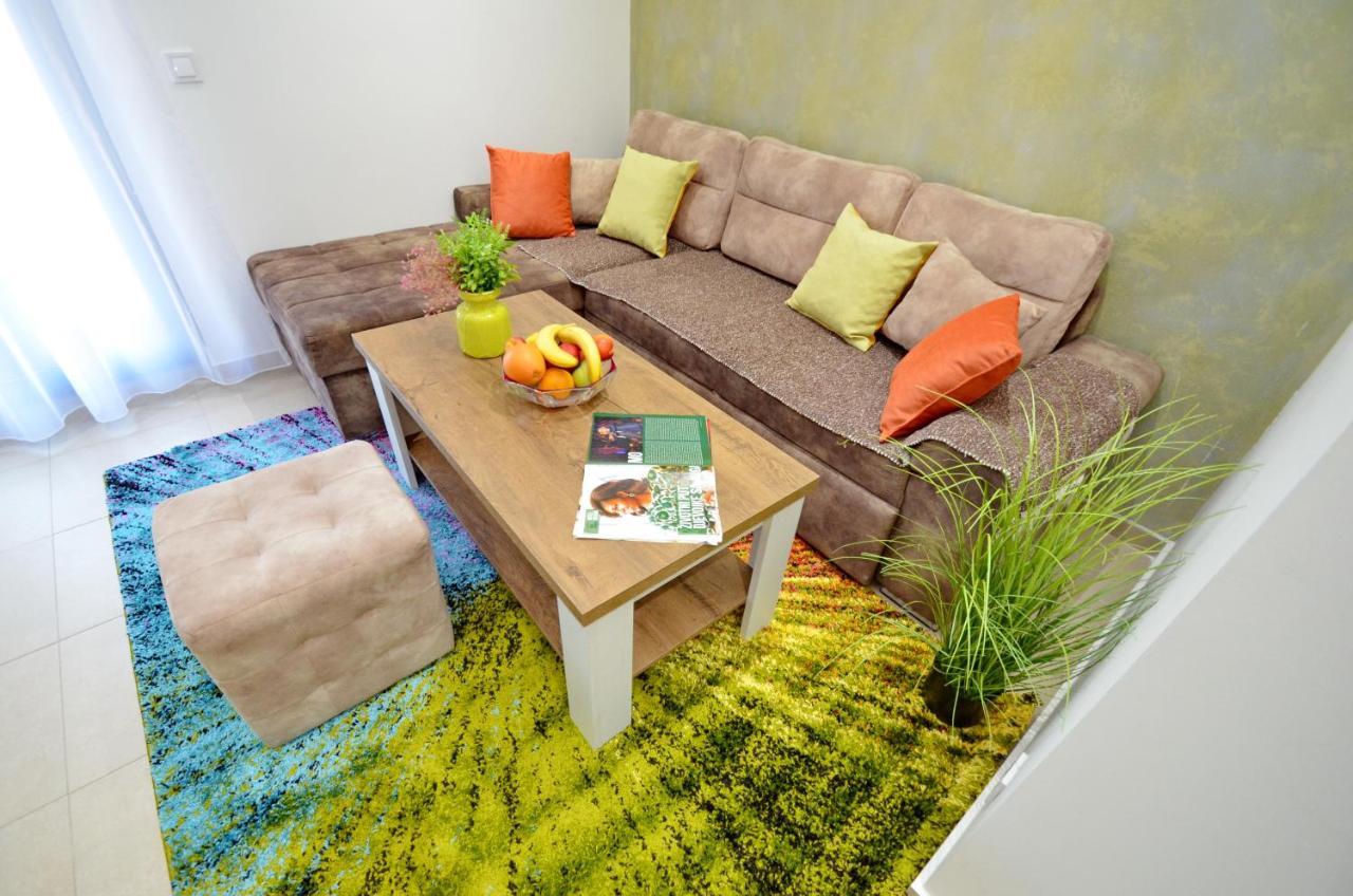 Apartments Lux S Тиват Екстериор снимка