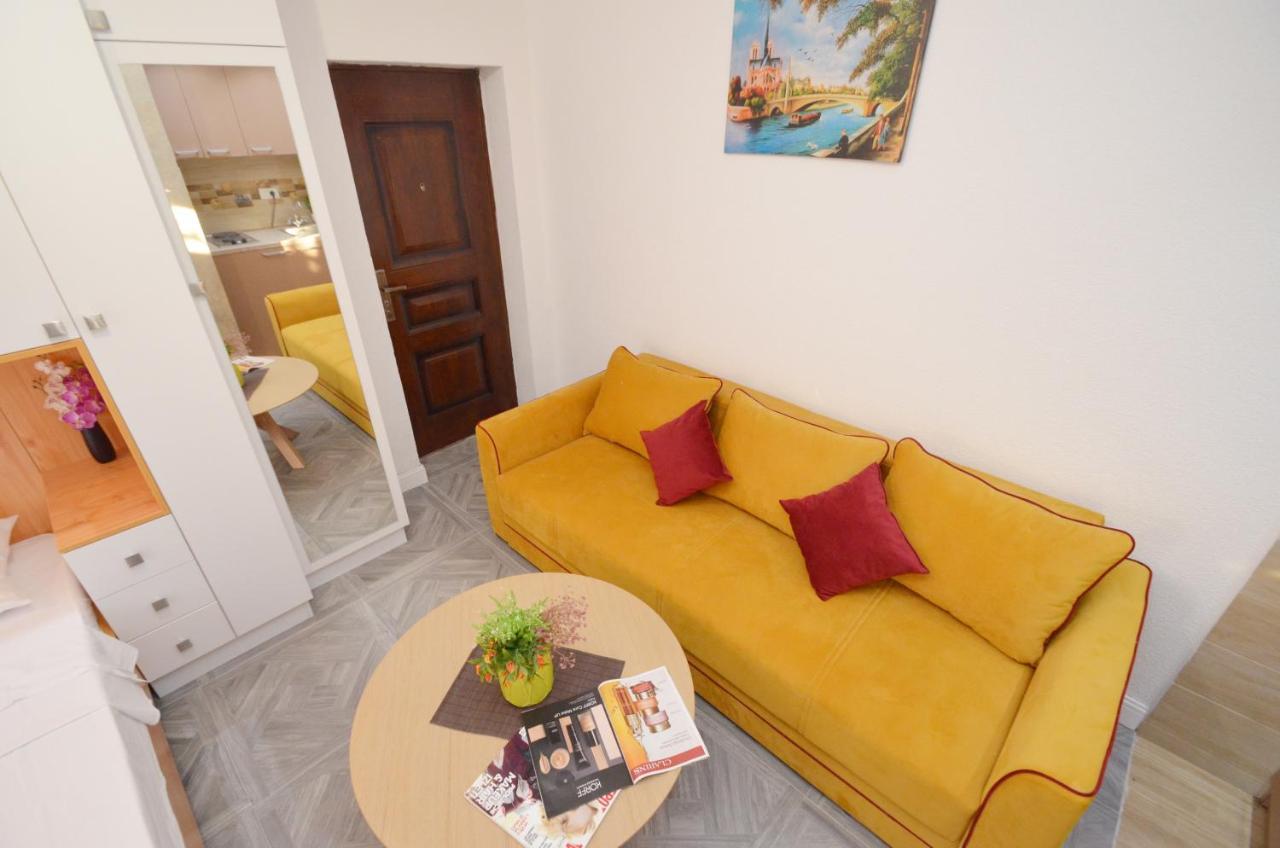 Apartments Lux S Тиват Екстериор снимка