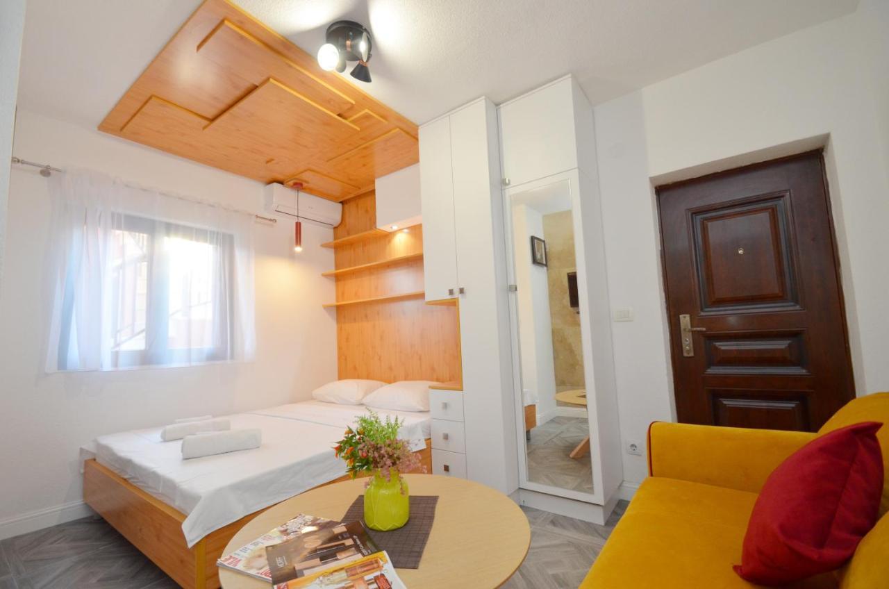 Apartments Lux S Тиват Екстериор снимка