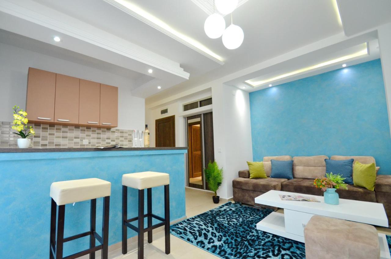 Apartments Lux S Тиват Екстериор снимка