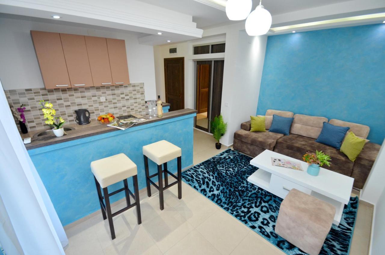 Apartments Lux S Тиват Екстериор снимка