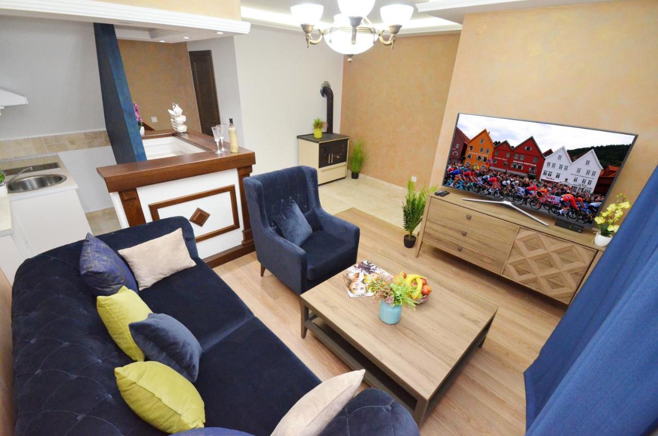 Apartments Lux S Тиват Екстериор снимка