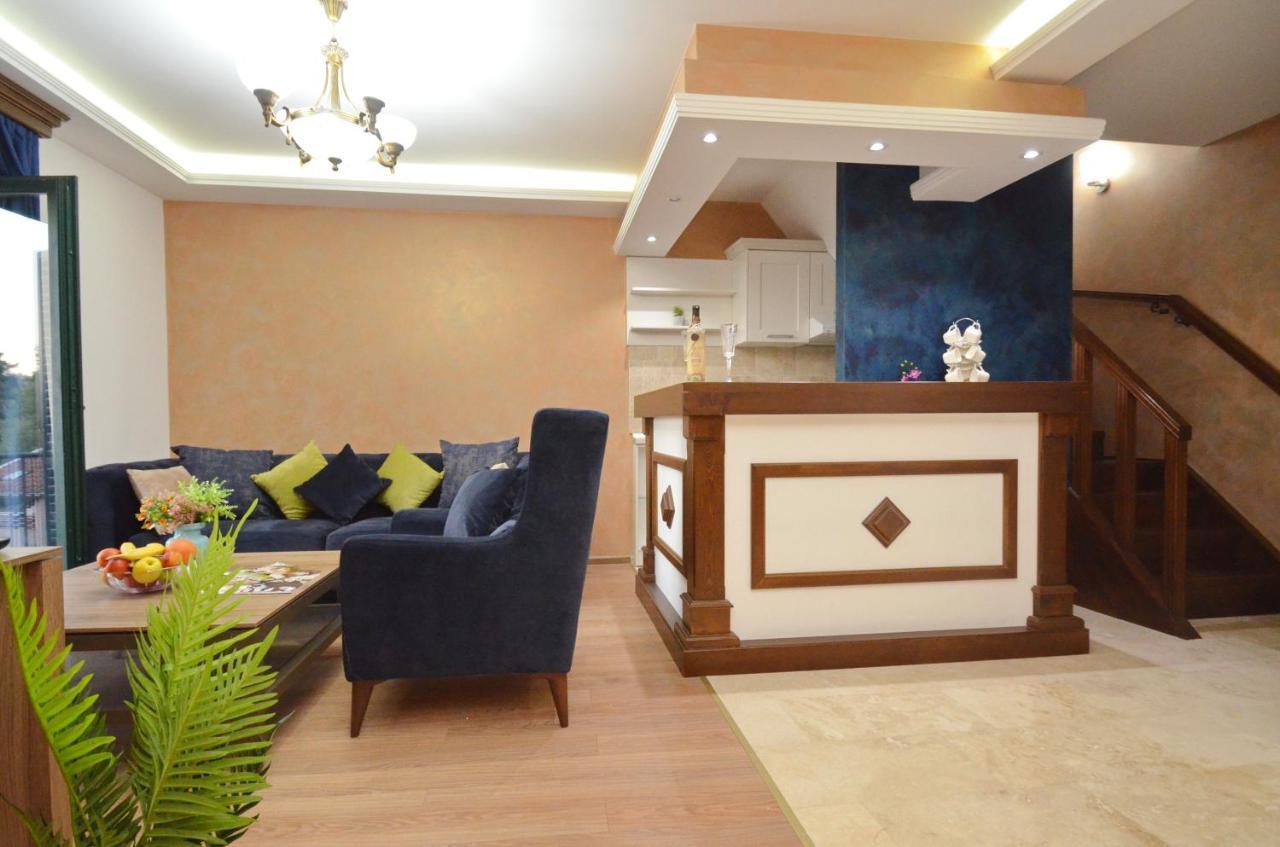 Apartments Lux S Тиват Екстериор снимка