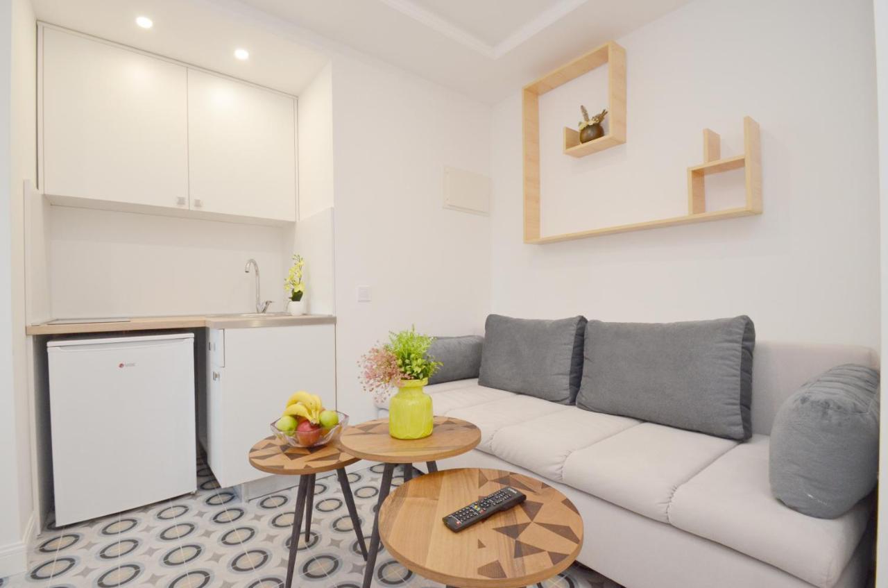Apartments Lux S Тиват Екстериор снимка