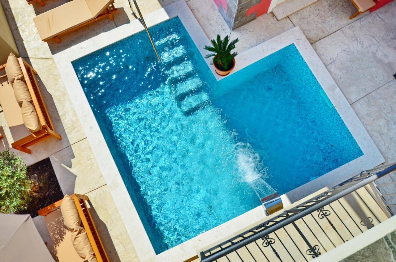 Apartments Lux S Тиват Екстериор снимка